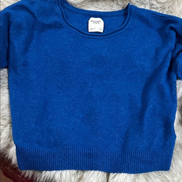 Abercrombie & Fitch Women's Vibrant Blue Crew Neck Sweater - Picture 6 of 6